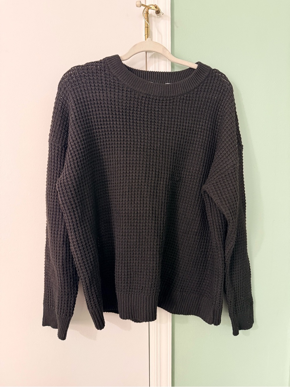 Time and Tru Black Ribbed Crewneck Sweater
